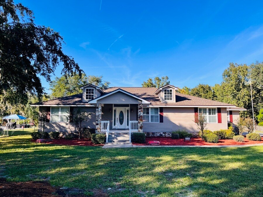 273 Hollywood Forest Dr in Orange Park, FL - Building Photo