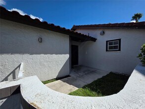 15564 SW 63rd Ter in Miami, FL - Building Photo - Building Photo