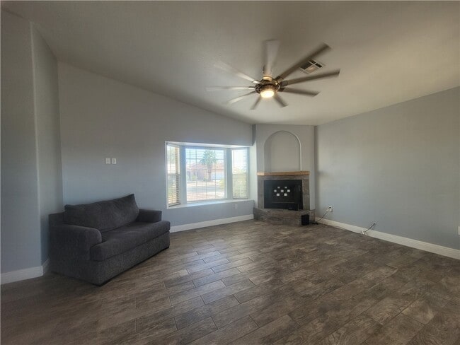 1614 E Valley Pkwy in Mohave Valley, AZ - Building Photo - Building Photo