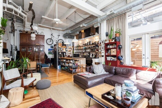 3312 N Ravenswood Ave-Unit -O5 in Chicago, IL - Building Photo - Building Photo