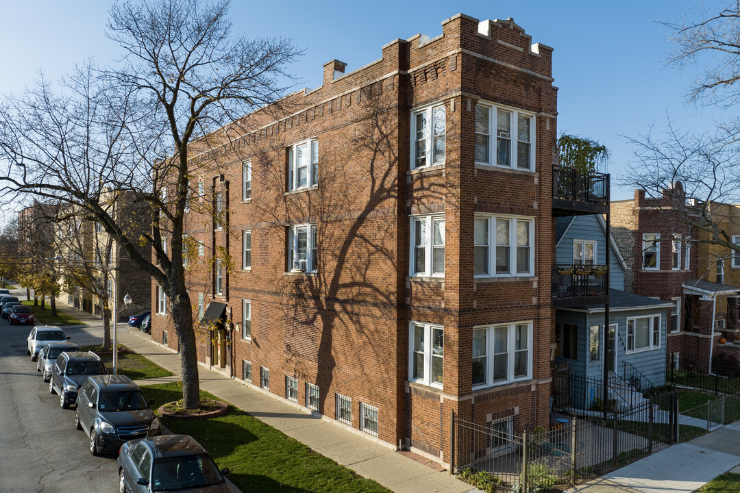 3142 W Cullom Ave in Chicago, IL - Foto de edificio