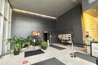 235 W Van Buren St, Unit 3321 in Chicago, IL - Building Photo - Building Photo