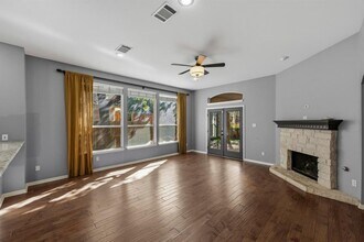 6213 Mesa Grande Dr in Austin, TX - Building Photo - Building Photo