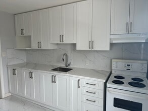 119 Rossland Rd E in Oshawa, ON - Building Photo - Building Photo