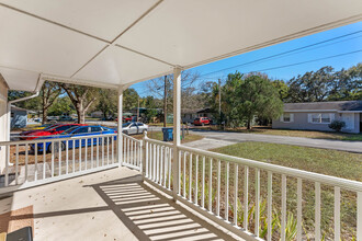 439 Palm Ter in DeLand, FL - Building Photo - Building Photo