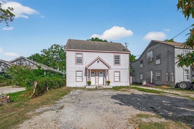 7111 Myrtle St in Houston, TX - Building Photo - Building Photo