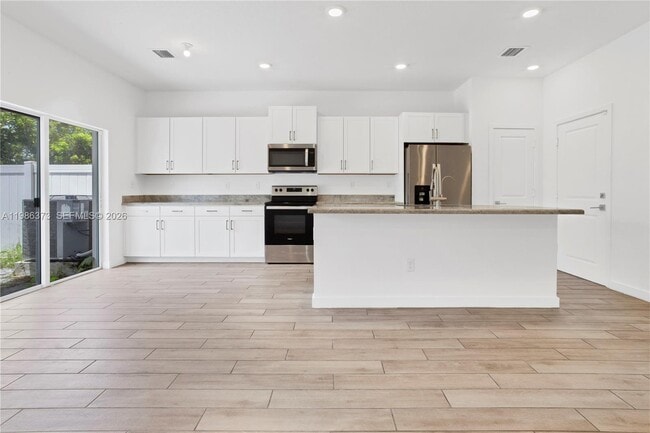 846 SE 19th St in Florida City, FL - Building Photo - Building Photo