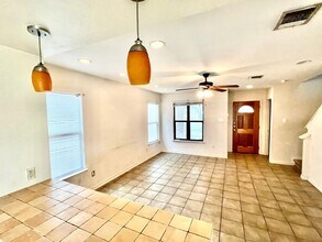 13229 Coomes Dr in Austin, TX - Building Photo - Building Photo