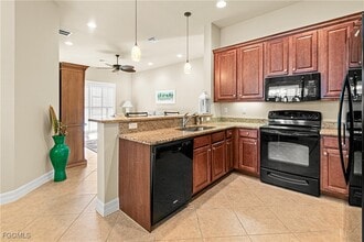 10535 Carolina Willow Dr in Ft. Myers, FL - Foto de edificio - Building Photo