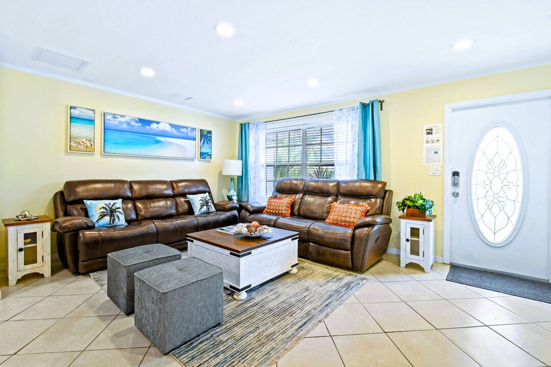 3252 Florida Blvd in Palm Beach Gardens, FL - Building Photo