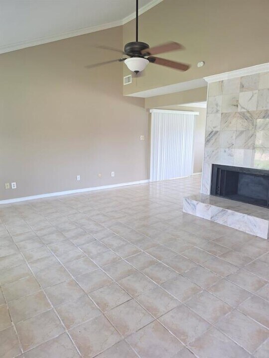 16611 Quail Dale Dr in Missouri City, TX - Building Photo