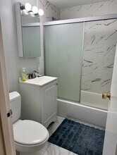 205 Kent St, Unit #34 in Brookline, MA - Foto de edificio - Building Photo