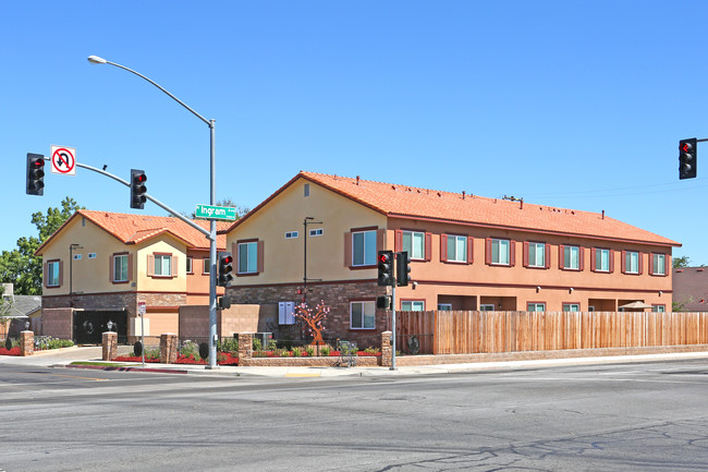 483-487 W Locust Ave in Fresno, CA - Building Photo - Building Photo