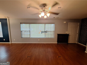 1391 Lochland Rd SE in Atlanta, GA - Building Photo - Building Photo