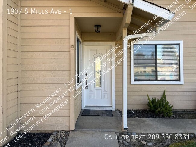 1907 S Mills Ave in Lodi, CA - Building Photo - Building Photo