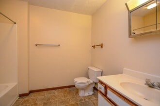 3230 John Hinkle Pl in Bloomington, IN - Building Photo - Building Photo
