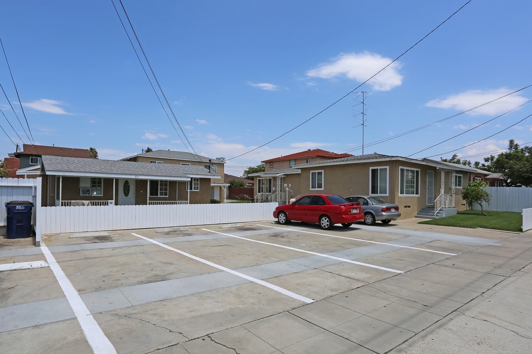 557-561 Casselman St in Chula Vista, CA - Building Photo