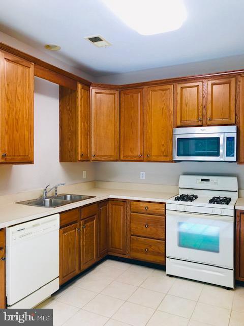26 Normandy Dr in West Windsor Township, NJ - Building Photo - Building Photo