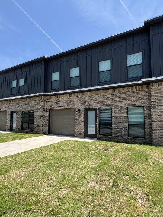 3427-3457 Brooke Pl in Texarkana, TX - Building Photo