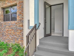 6130 SW 36th Ct in Miramar, FL - Building Photo - Building Photo