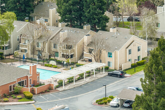 Crestview Apartments in San Ramon, CA - Foto de edificio - Primary Photo