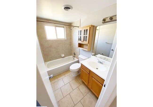 551 Lowell Ave in Cincinnati, OH - Foto de edificio - Building Photo