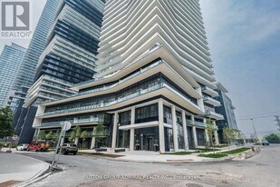 38 Annie Craig Dr in Toronto, ON - Building Photo