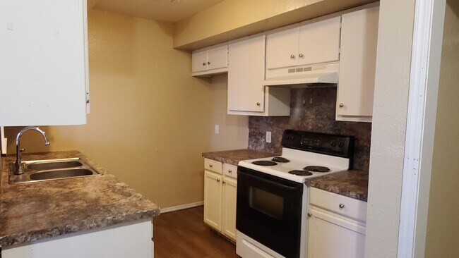 3112 Forestridge Dr. in Enid, OK - Building Photo - Building Photo