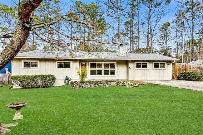 property at 3121 Lynnray Dr