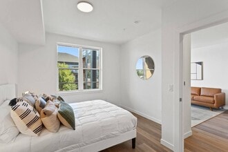 Annex at Bridgeton in Portland, OR - Building Photo - Building Photo