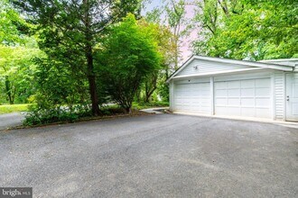 383 Maplewood Ave in Merion Station, PA - Building Photo - Building Photo