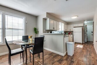 1100 Thannisch Dr in Arlington, TX - Foto de edificio - Building Photo