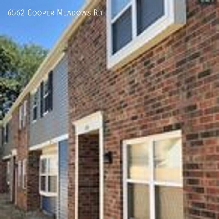 6562 Cooper Meadows Rd in Westerville, OH - Building Photo