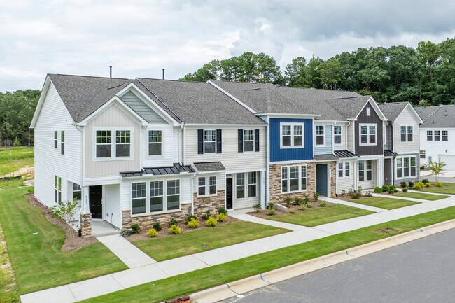 Battle Bridge Townhomes in Raleigh, NC - Building Photo - Building Photo