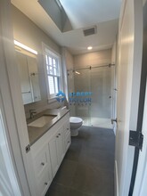 378 Harvard St, Unit A in Cambridge, MA - Foto de edificio - Building Photo