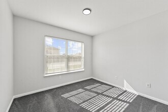 7010 Dahlia Rd in Baytown, TX - Building Photo - Building Photo