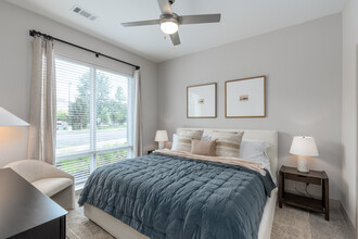 The Hickory at Indian Lake Village in Hendersonville, TN - Building Photo - Interior Photo