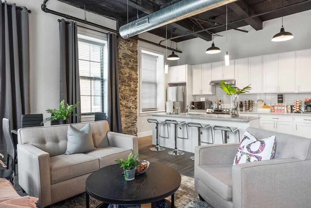 212 Roberts Ave in Philadelphia, PA - Building Photo