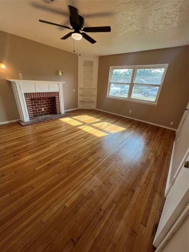 property at 5319 Cortelyou Ln