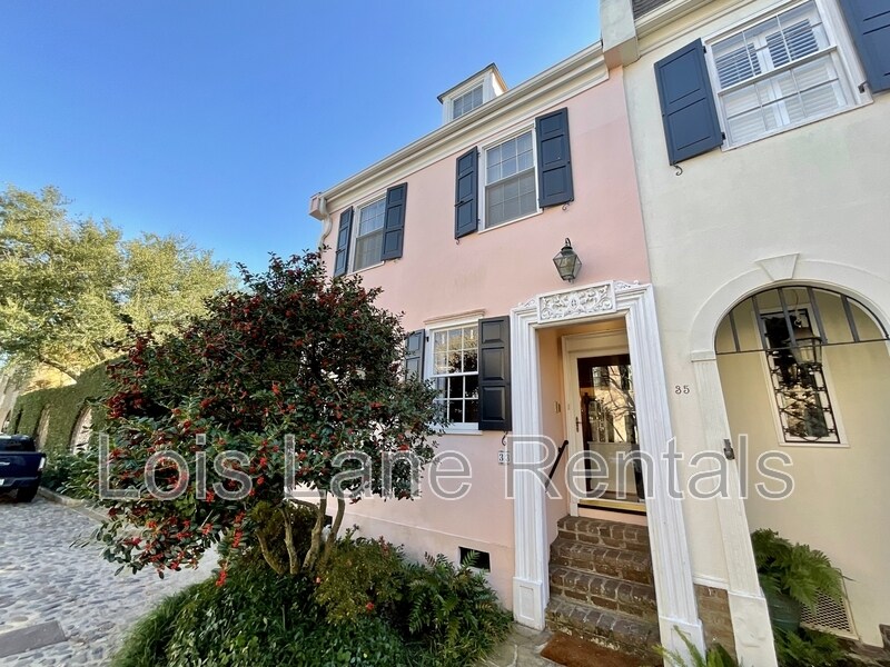 33 N Adgers Wharf in Charleston, SC - Foto de edificio