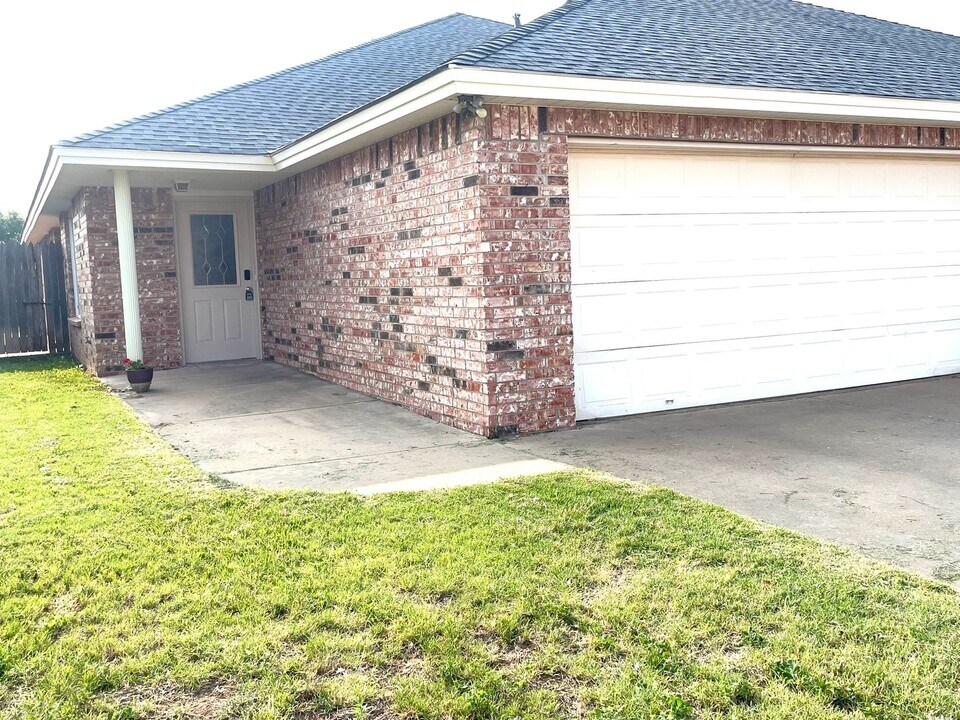 306 N Chicago Ave in Lubbock, TX - Building Photo