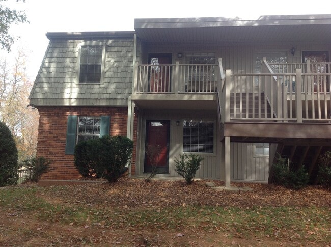 property at 3826 Country Club Rd