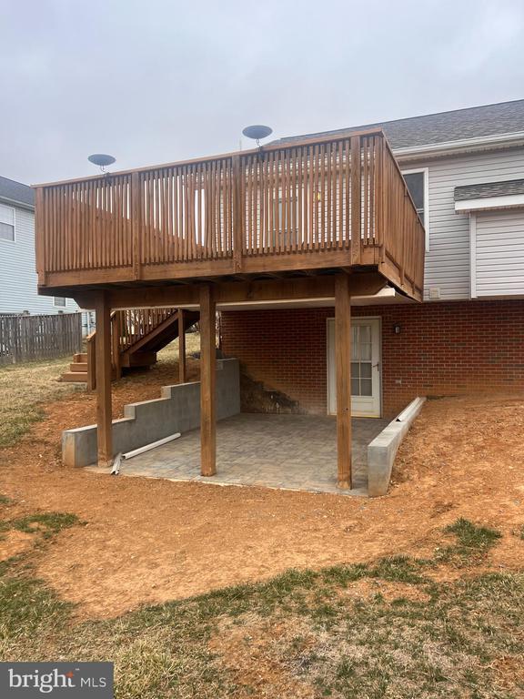 property at 938 Oak Lee Dr