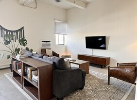 823 N 2nd St in Milwaukee, WI - Building Photo