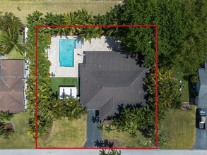 8745 SW 182nd Terrace in Palmetto Bay, FL - Building Photo - Building Photo