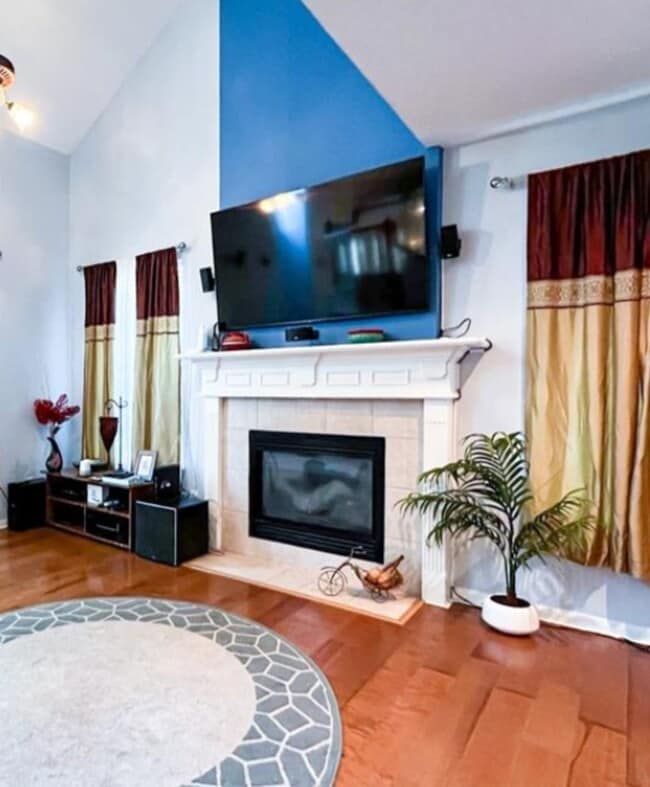 property at 815 Davis Rd