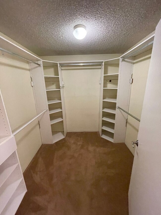 1548 SW Robertson Dr in Oak Harbor, WA - Building Photo - Building Photo