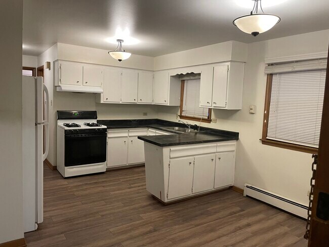 12251 S Spencer St in Alsip, IL - Building Photo - Building Photo