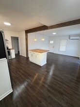 589 Mountain Rd in Clinton, TN - Building Photo - Building Photo