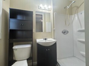 370 8th Ave SW in Cedar Rapids, IA - Building Photo - Building Photo